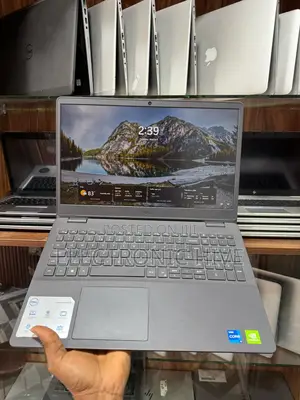 Laptop Dell Vostro 15 3000 12GB Intel Core I7 SSD 512GB