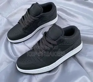 Air Jordan 1 Low “Black White”