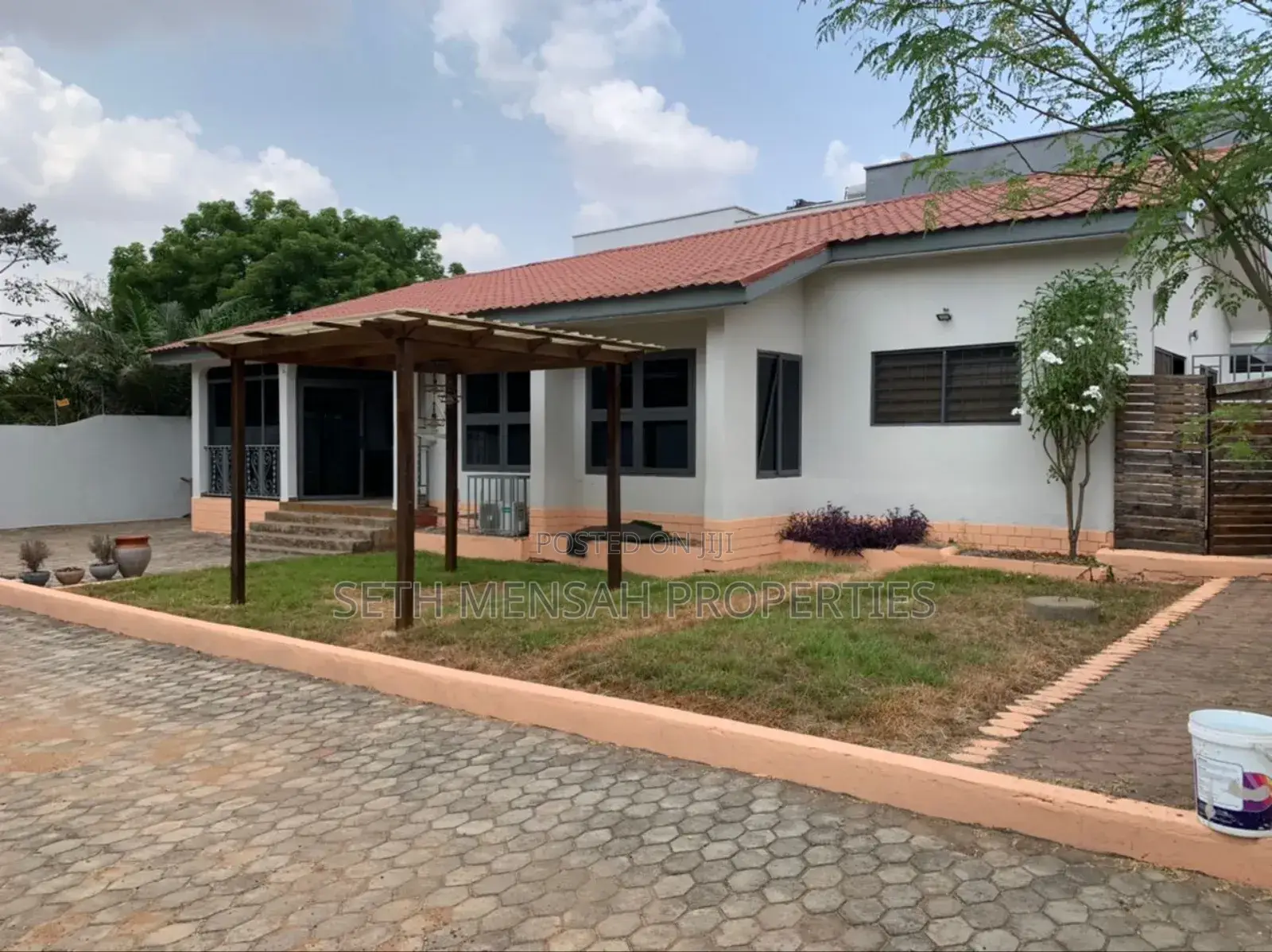 3bdrm House in Skm Properties, West Legon for rent
