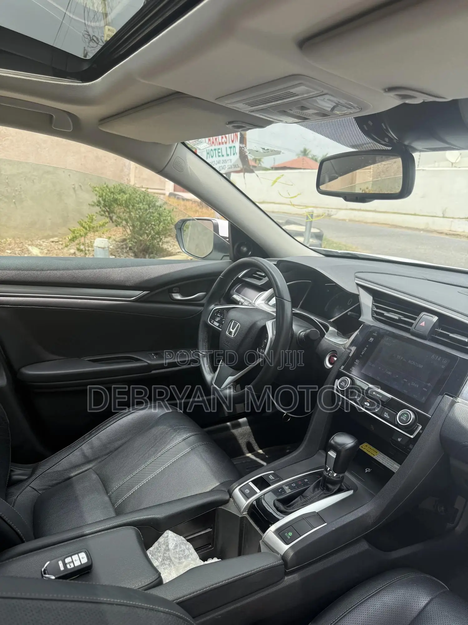 Honda Civic Touring Sedan 2018 White