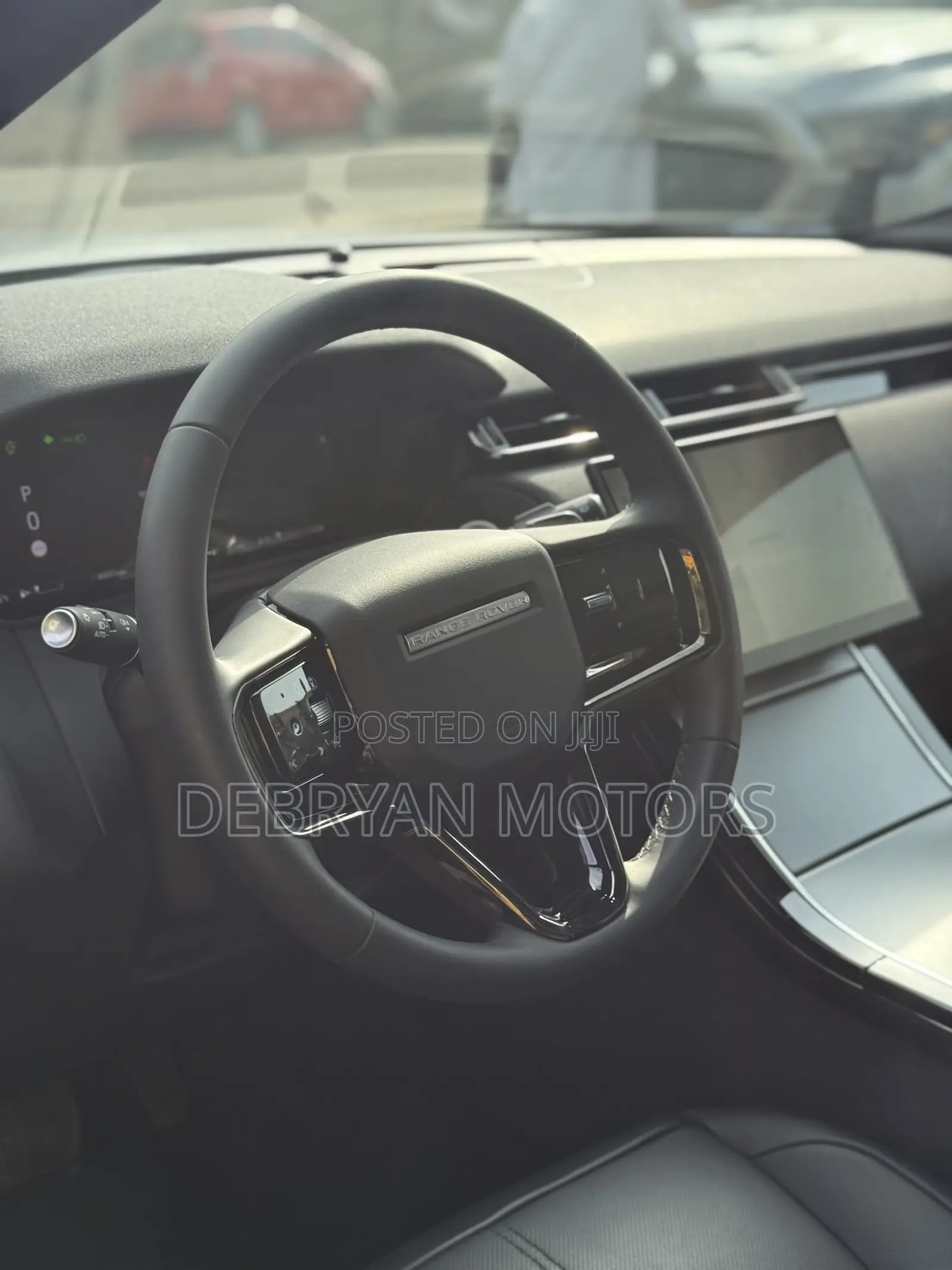 Land Rover Range Rover Velar 2025 Silver