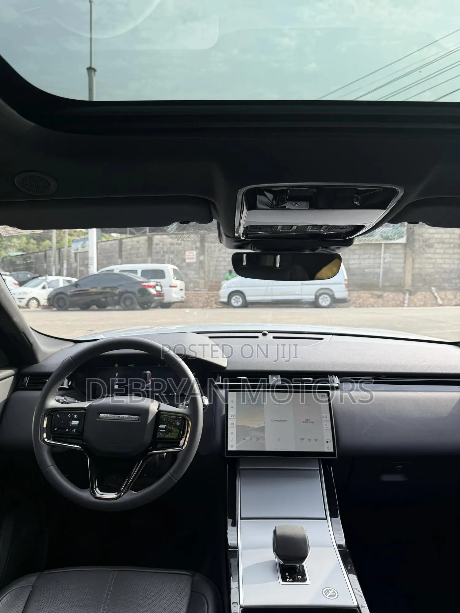 Land Rover Range Rover Velar 2025 Silver