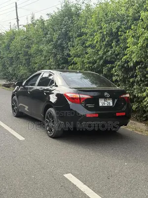 Toyota Corolla S w/Special Edition Pkg (1.8L 4cyl CVT) 2016 Black