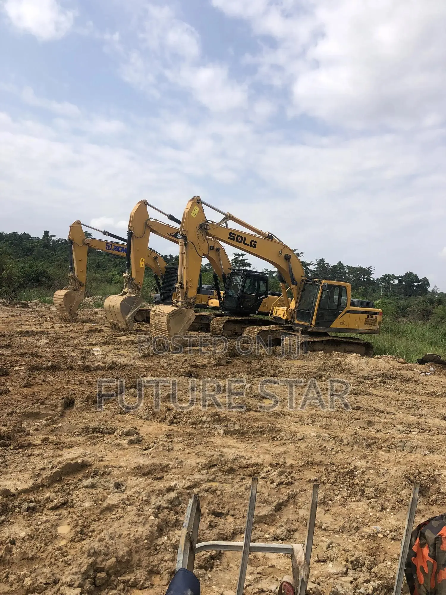 Excavator For Hiring