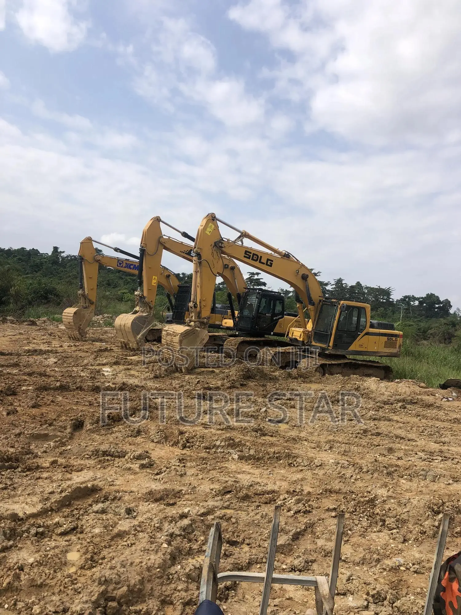 Excavator For Hiring