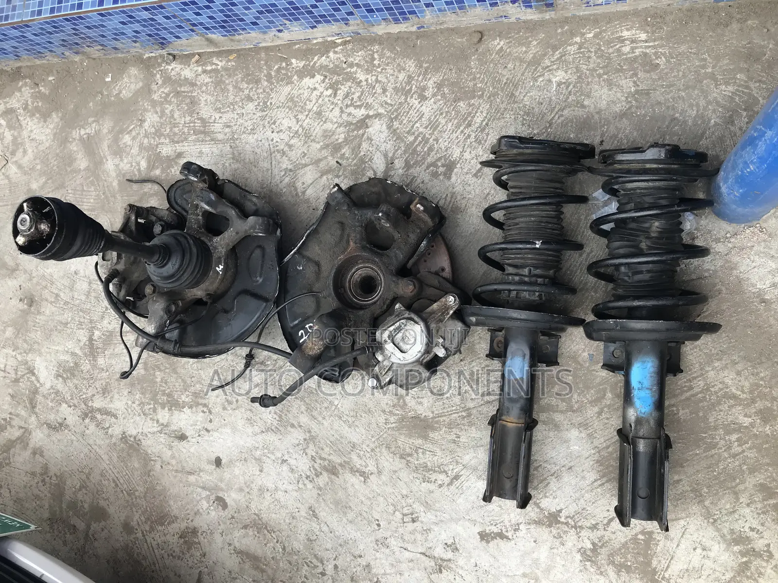Mercedes Benz C250 (W204) Shock Absorbers and Complete Hub