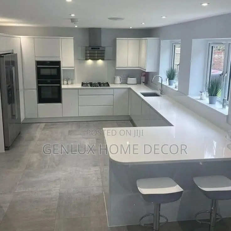 High-Gloss Reflective Cabinets