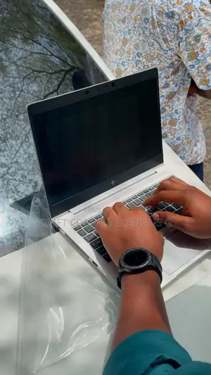 Laptop HP EliteBook 840 G5 8GB Intel Core I5 SSHD+SSD 256GB