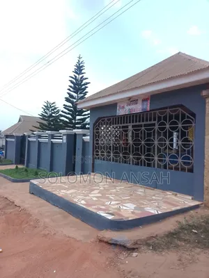 8bdrm House in Free Will Agency, Kumasi Metropolitan for sale