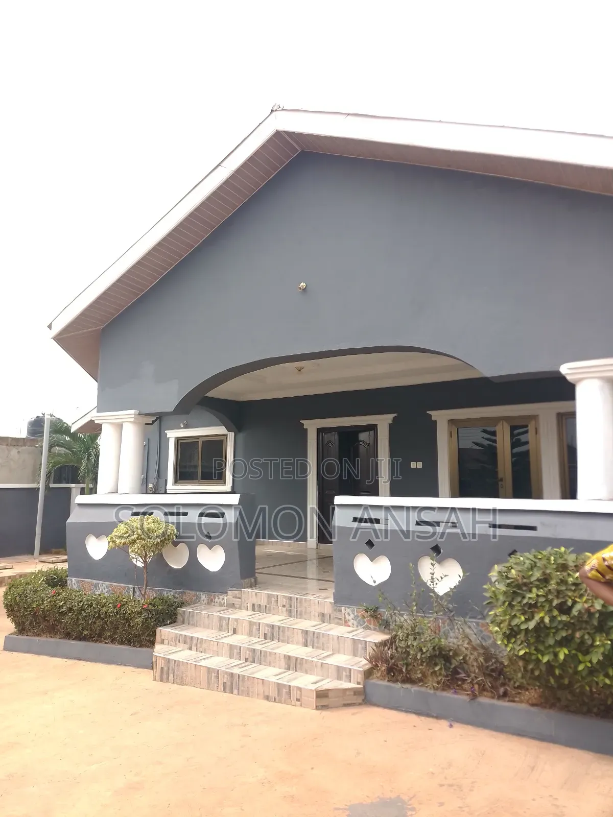 8bdrm House in Free Will Agency, Kumasi Metropolitan for sale