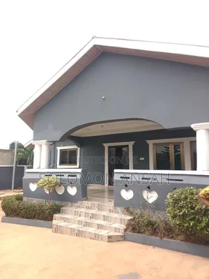 8bdrm House in Free Will Agency, Kumasi Metropolitan for sale