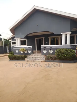 8bdrm House in Free Will Agency, Kumasi Metropolitan for sale