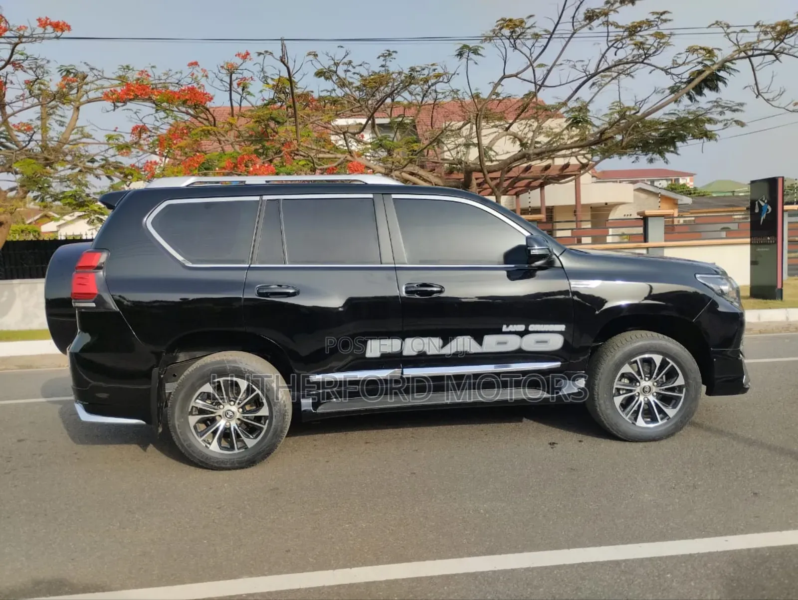 Toyota Land Cruiser Prado 2013 Gray