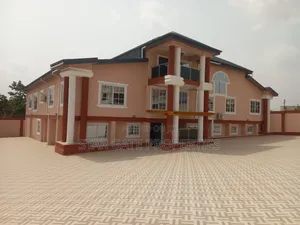 8bdrm House in Atonsu Esereso, Kumasi Metropolitan for sale
