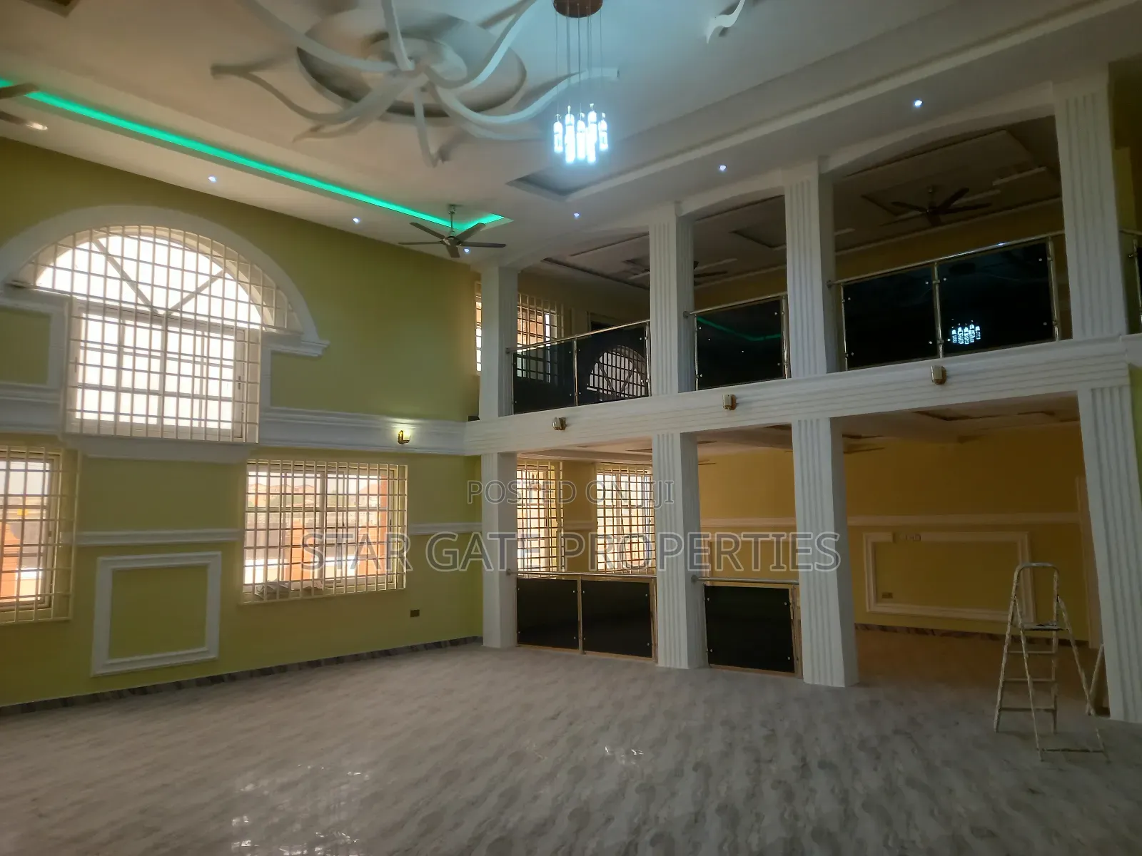 8bdrm House in Atonsu Esereso, Kumasi Metropolitan for sale