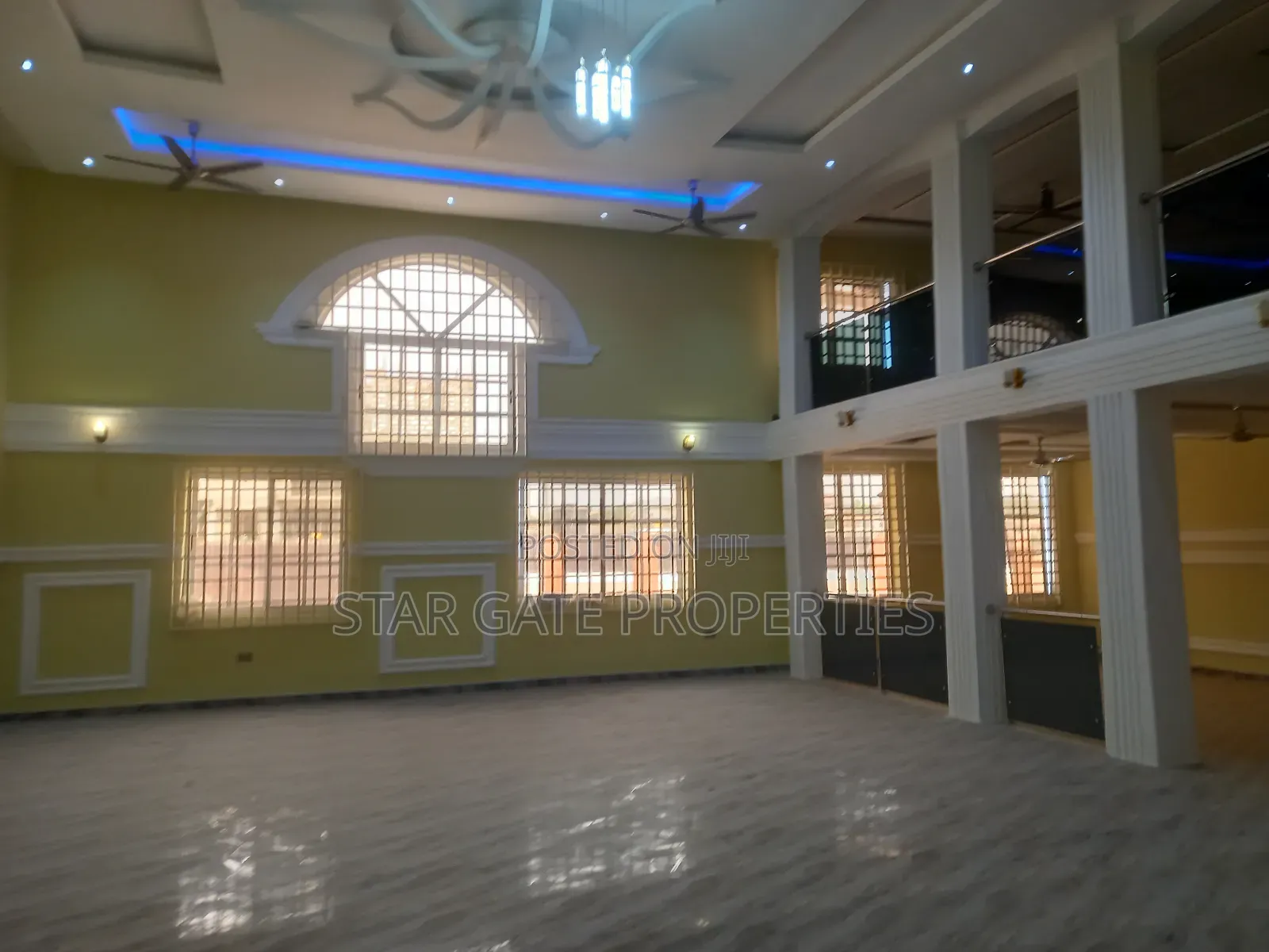 8bdrm House in Atonsu Esereso, Kumasi Metropolitan for sale