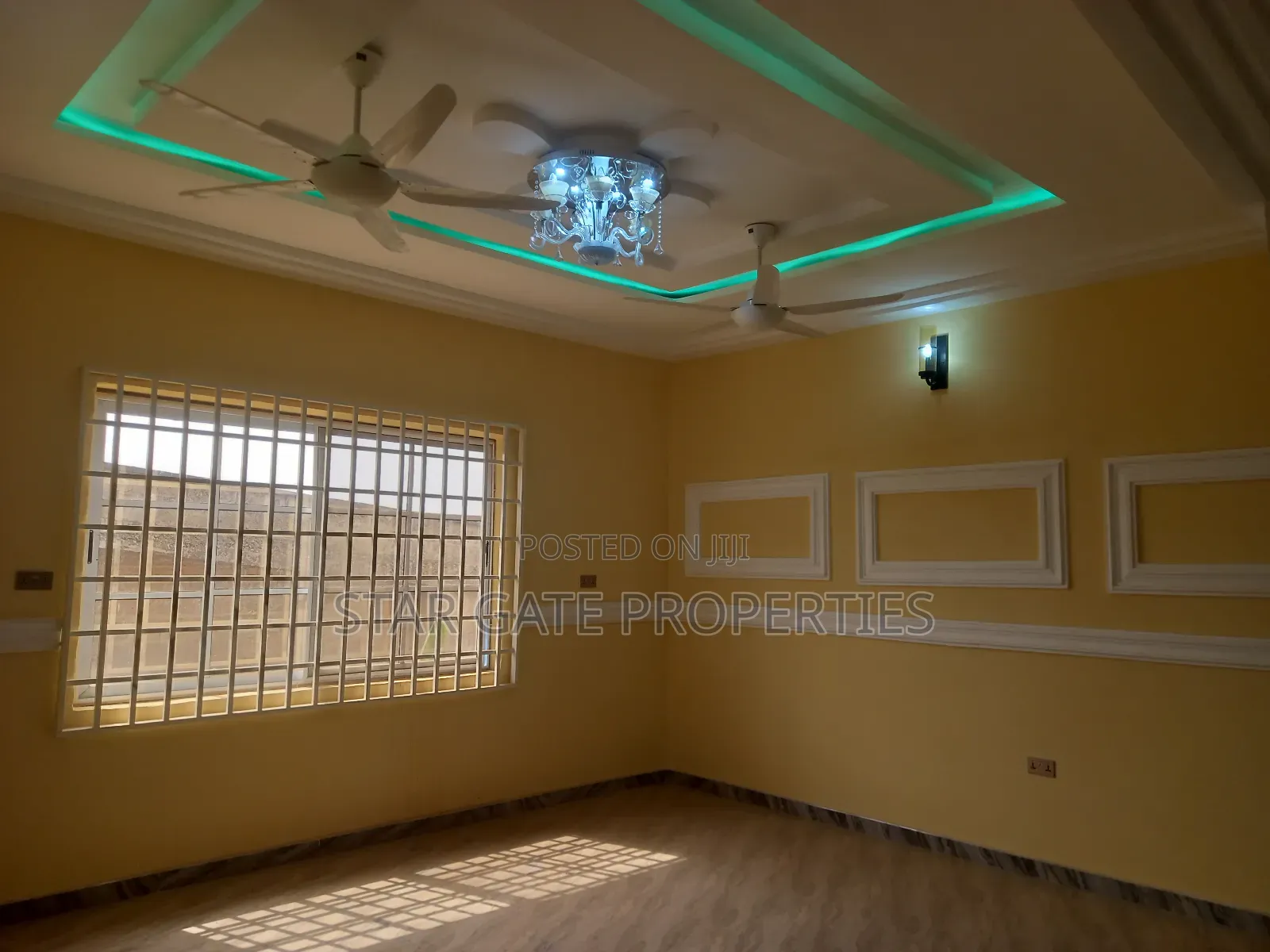8bdrm House in Atonsu Esereso, Kumasi Metropolitan for sale