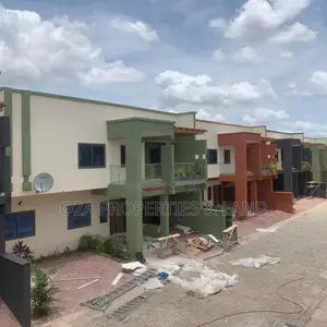3bdrm Townhouse / Terrace in Achimota, Neoplan for rent