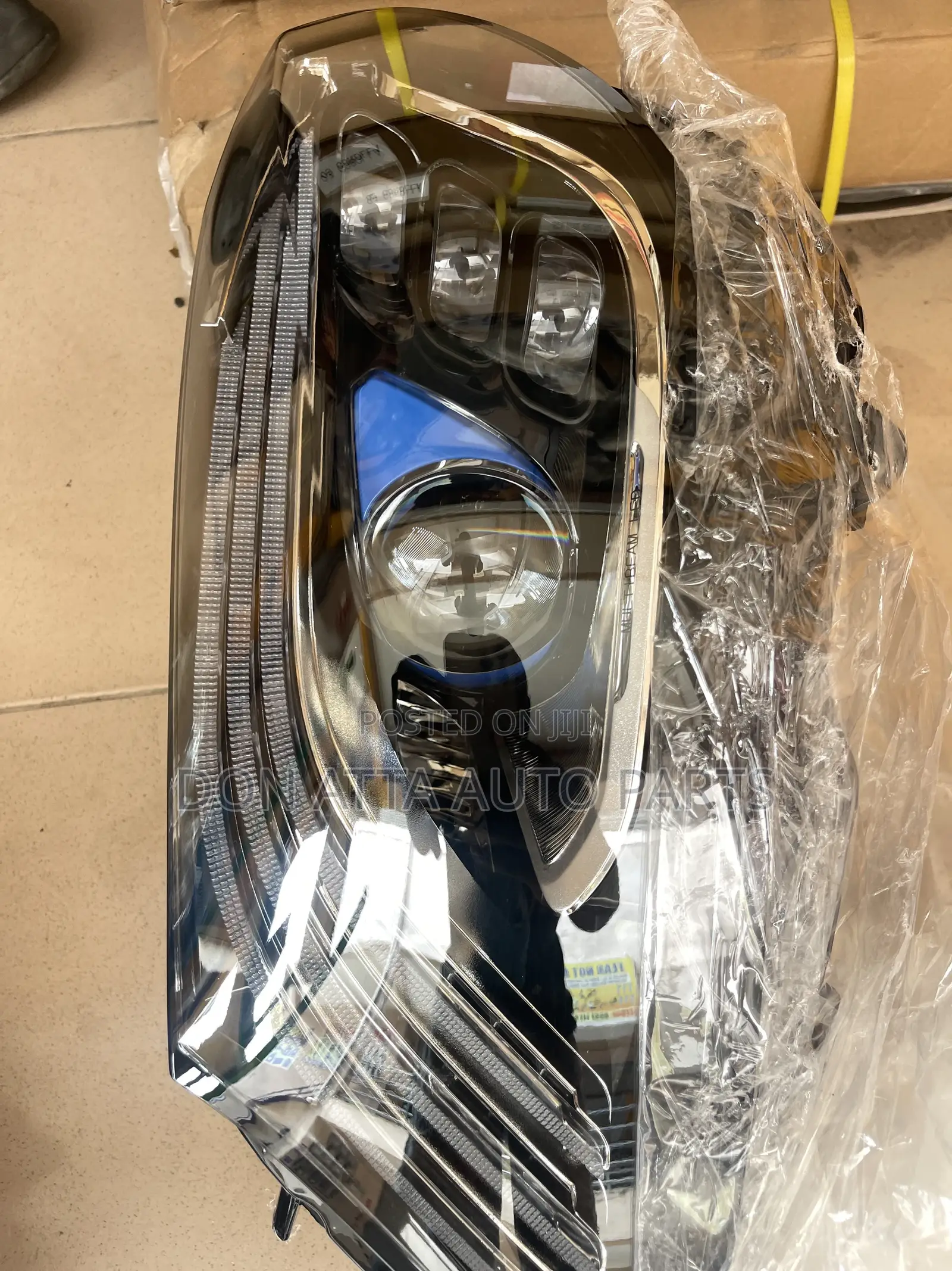 Mercedes-Benz W205 2017 Spec Head Light