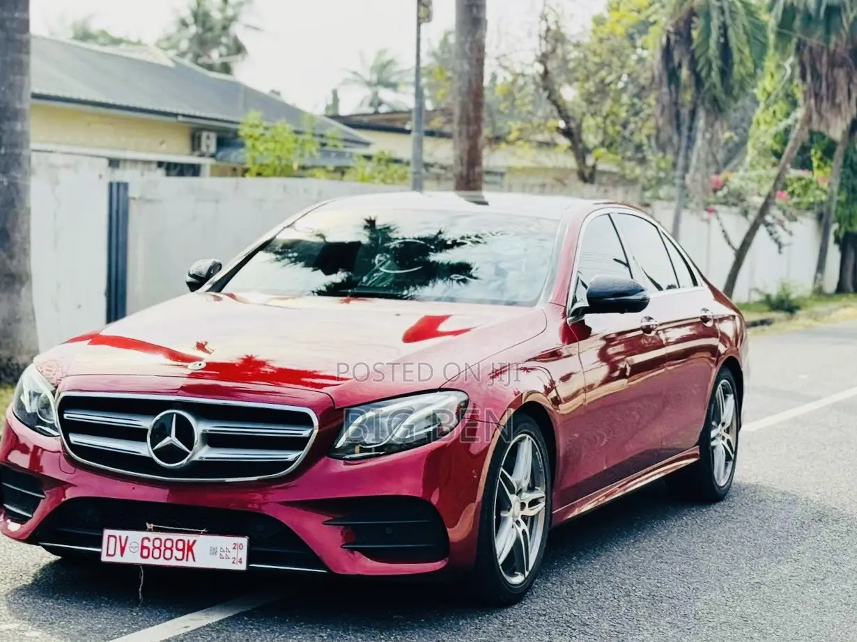 Mercedes-Benz E300 2019 Red