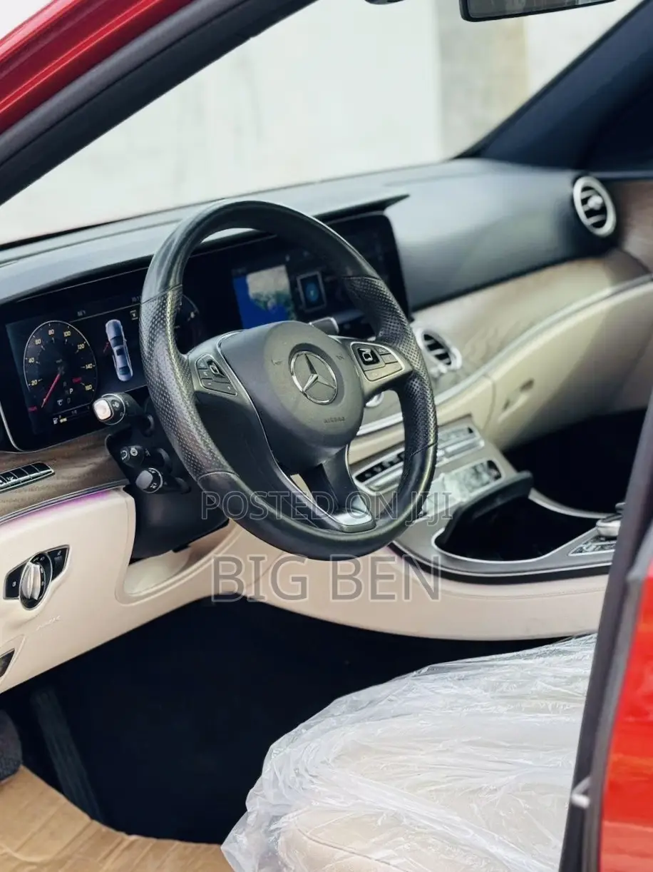 Mercedes-Benz E300 2019 Red