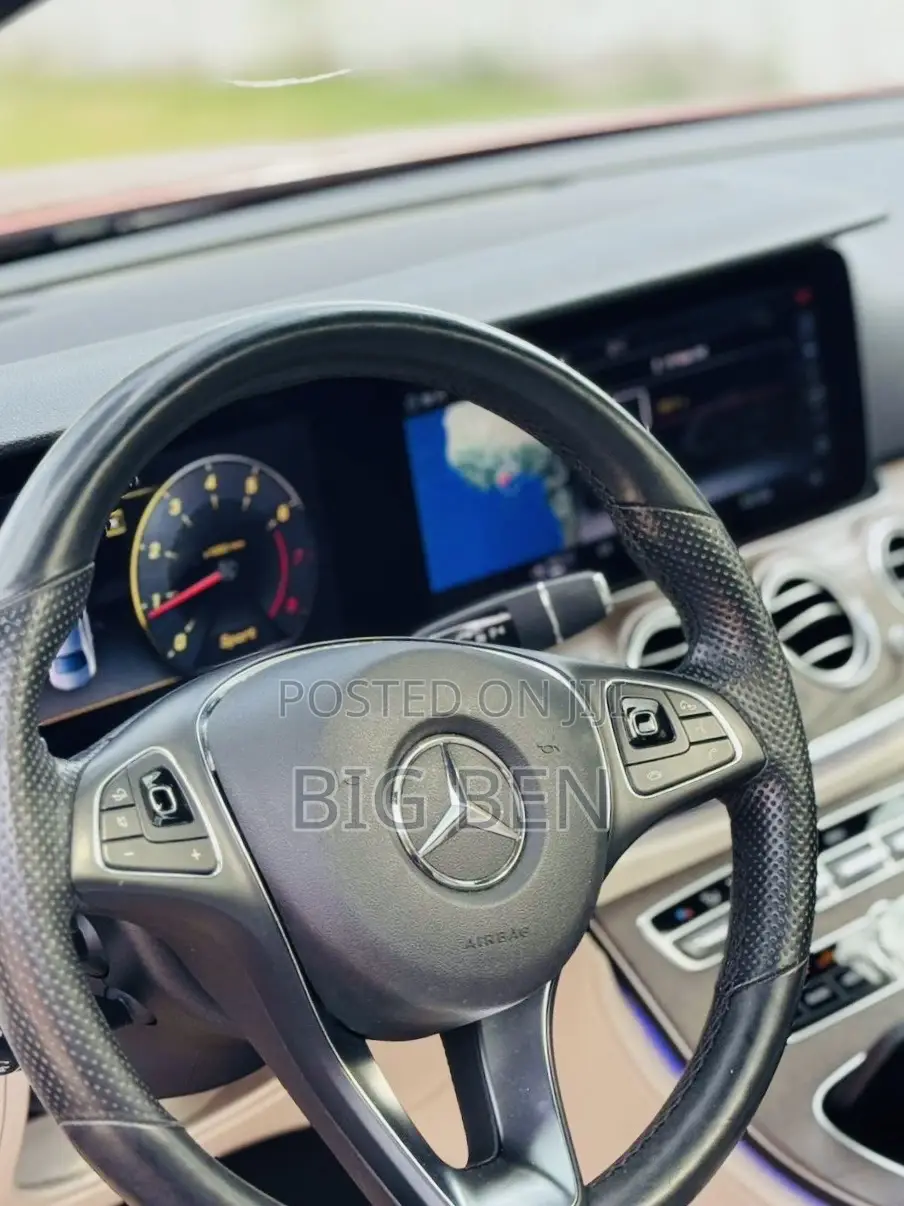 Mercedes-Benz E300 2019 Red