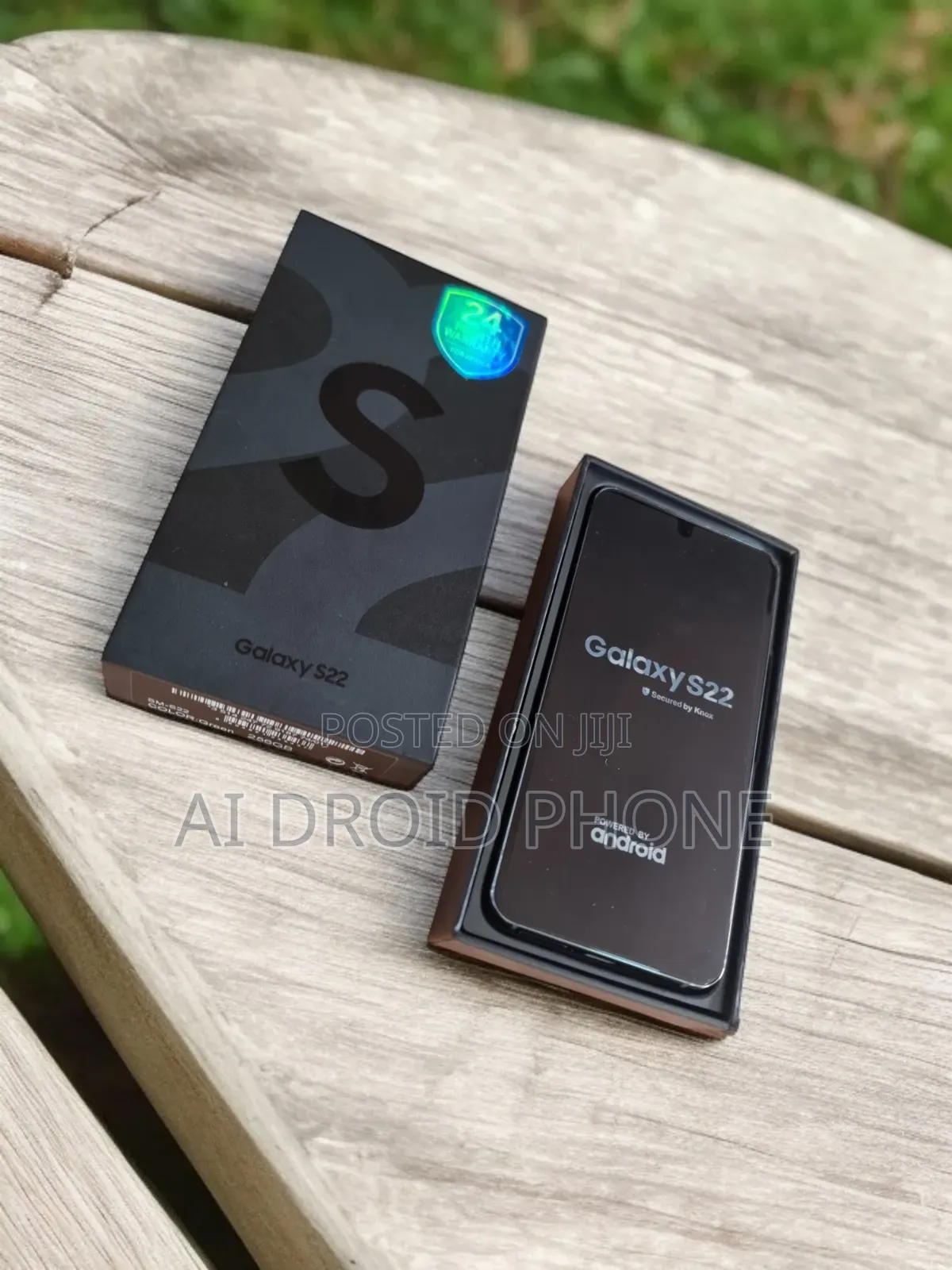 New Samsung Galaxy S22 5G 128 GB Gold