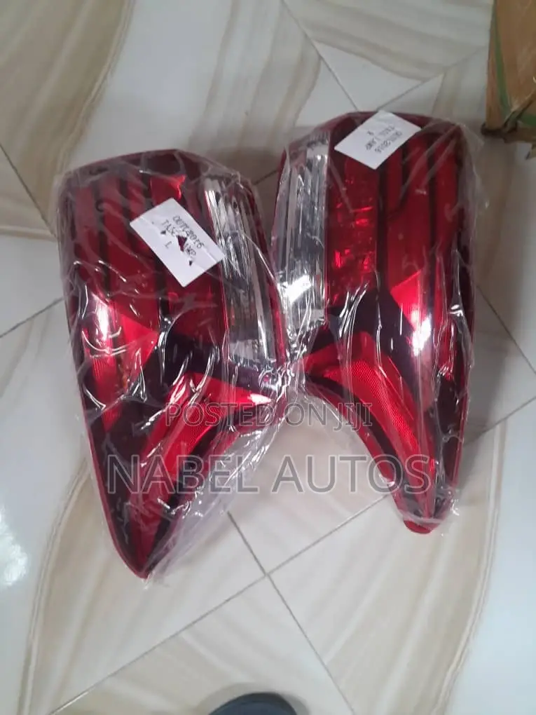 Outlander 2018 Tail Light Pair