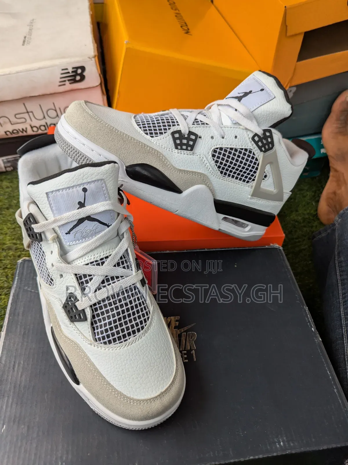 Jordan 4 Sneakers (Black and White)