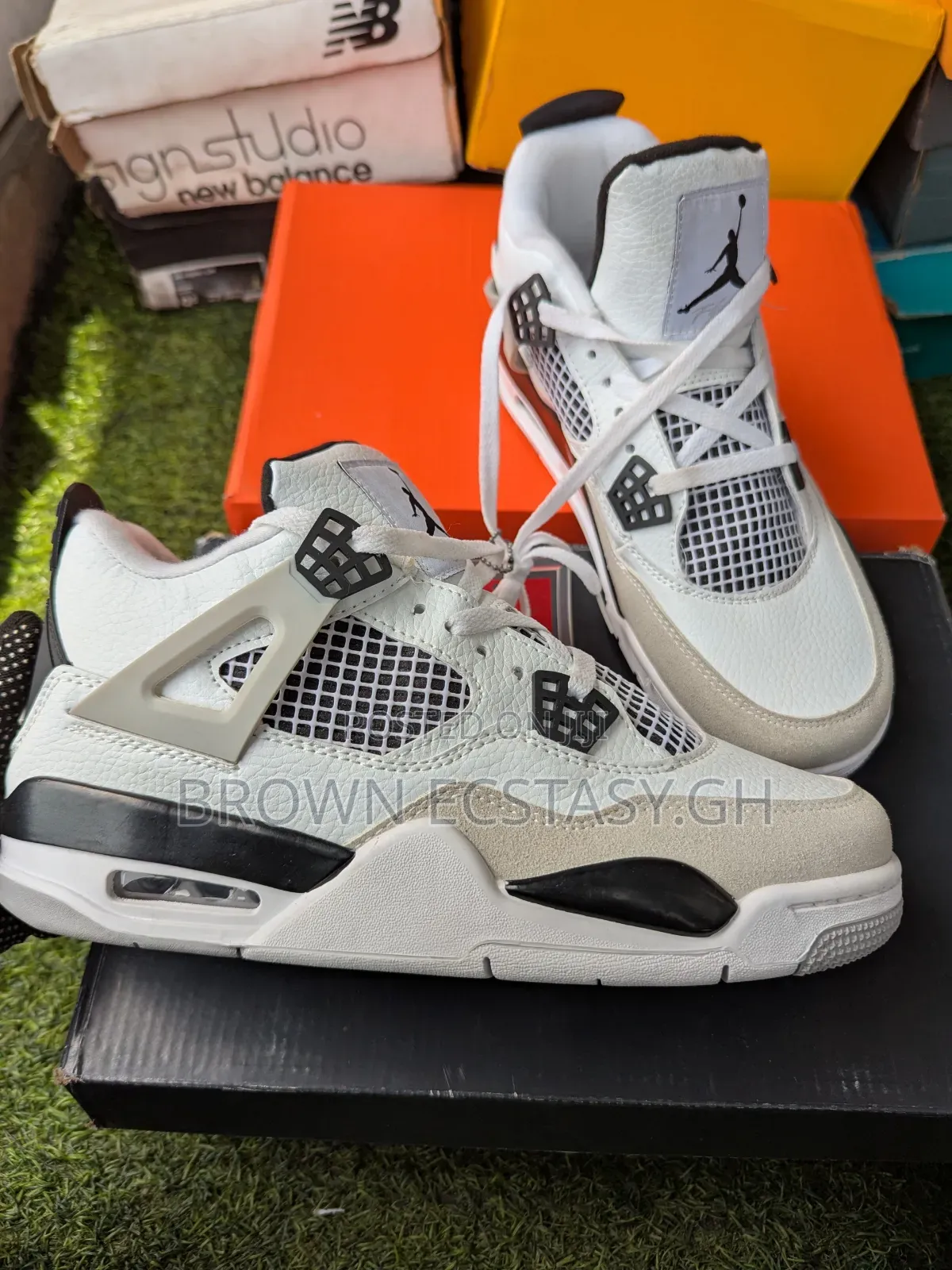Jordan 4 Sneakers (Black and White)