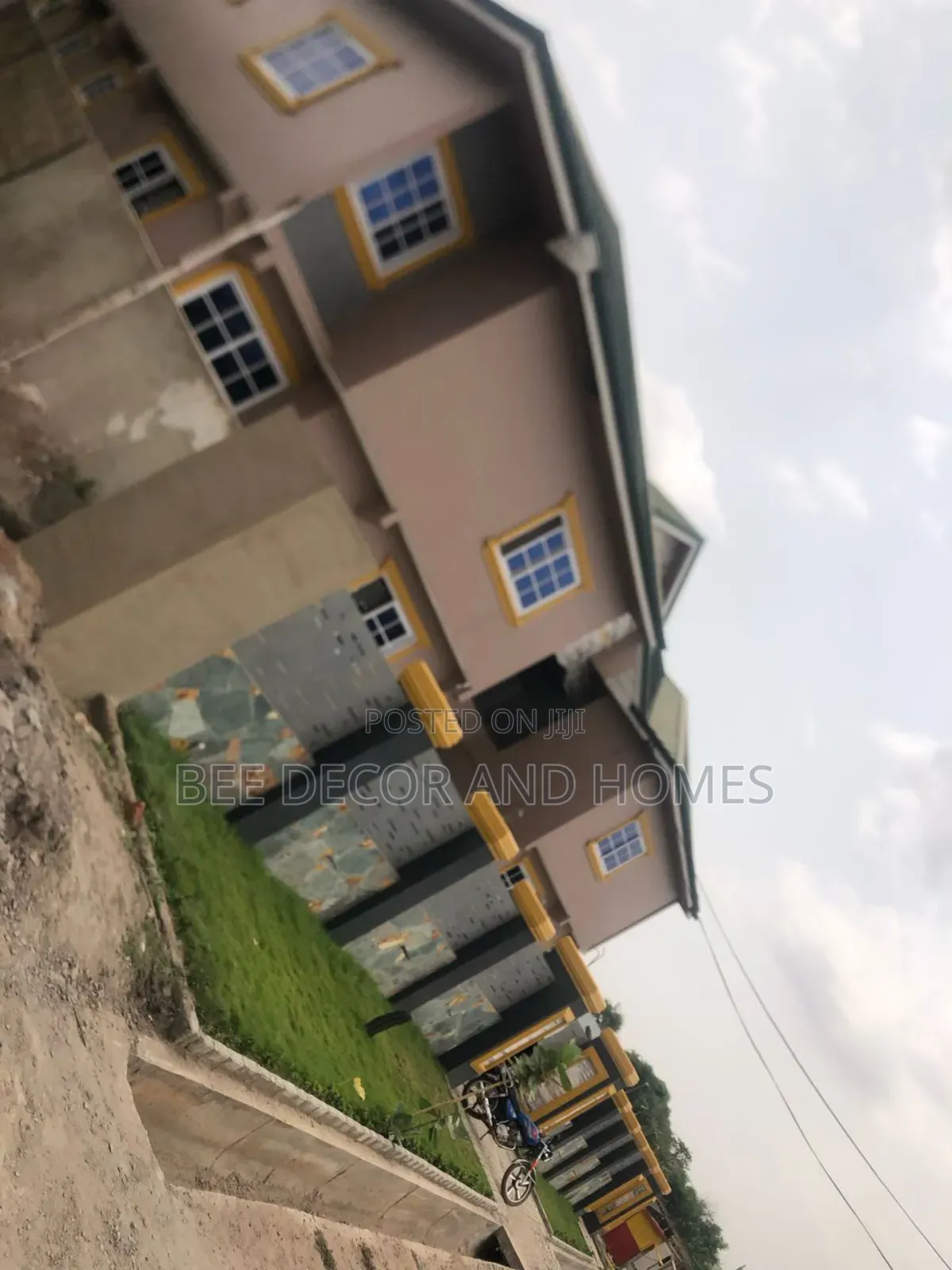 3bdrm Apartment in Bee Decor & Homes, Oyarifa for rent