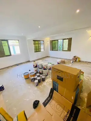 4bdrm Townhouse / Terrace in Dzorwulu for rent
