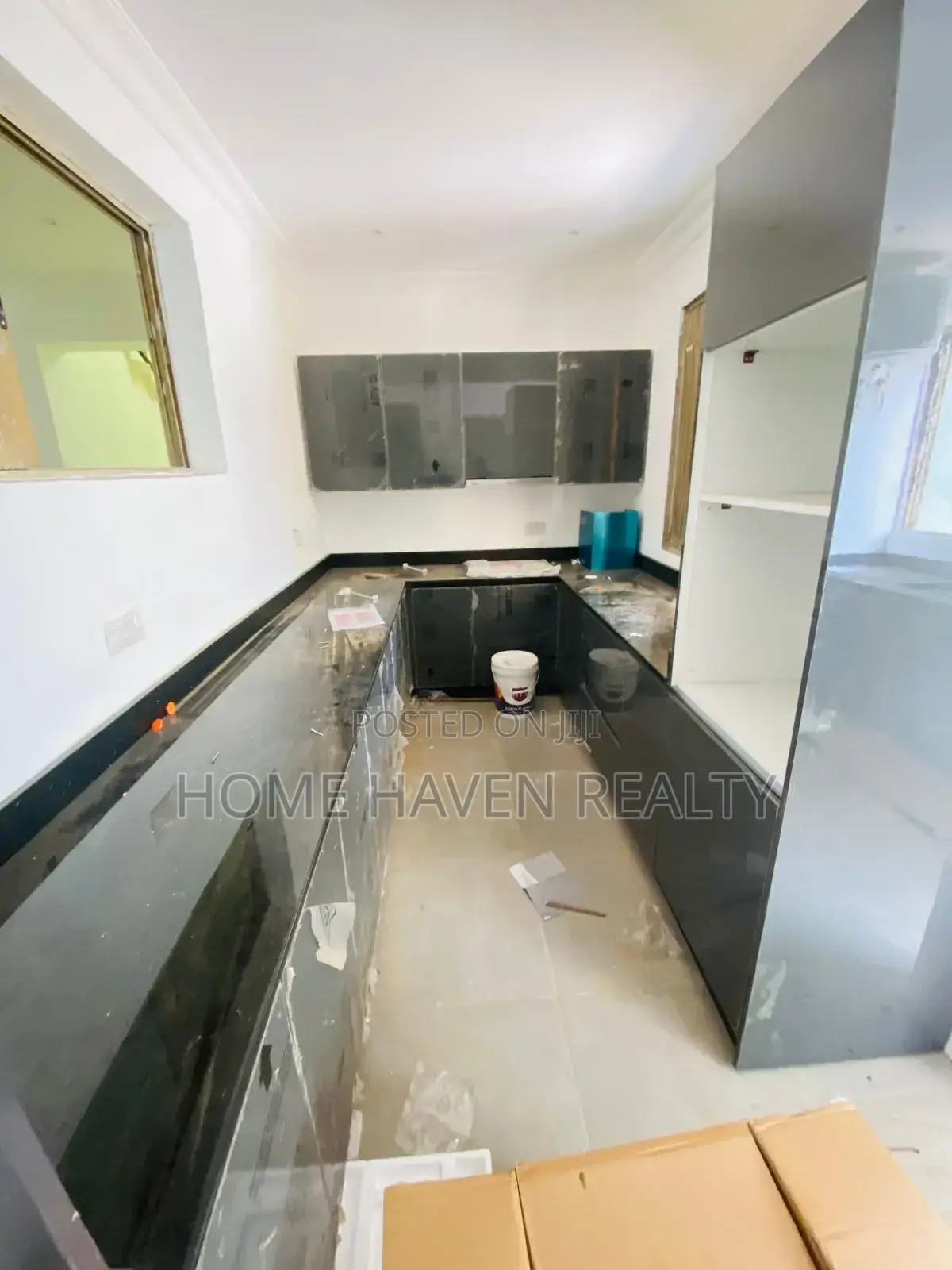 4bdrm Townhouse / Terrace in Dzorwulu for rent