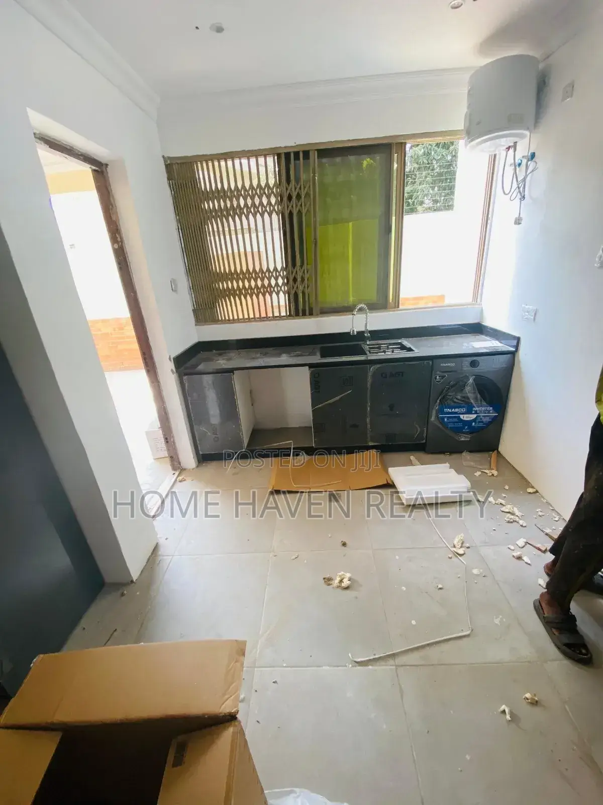 4bdrm Townhouse / Terrace in Dzorwulu for rent