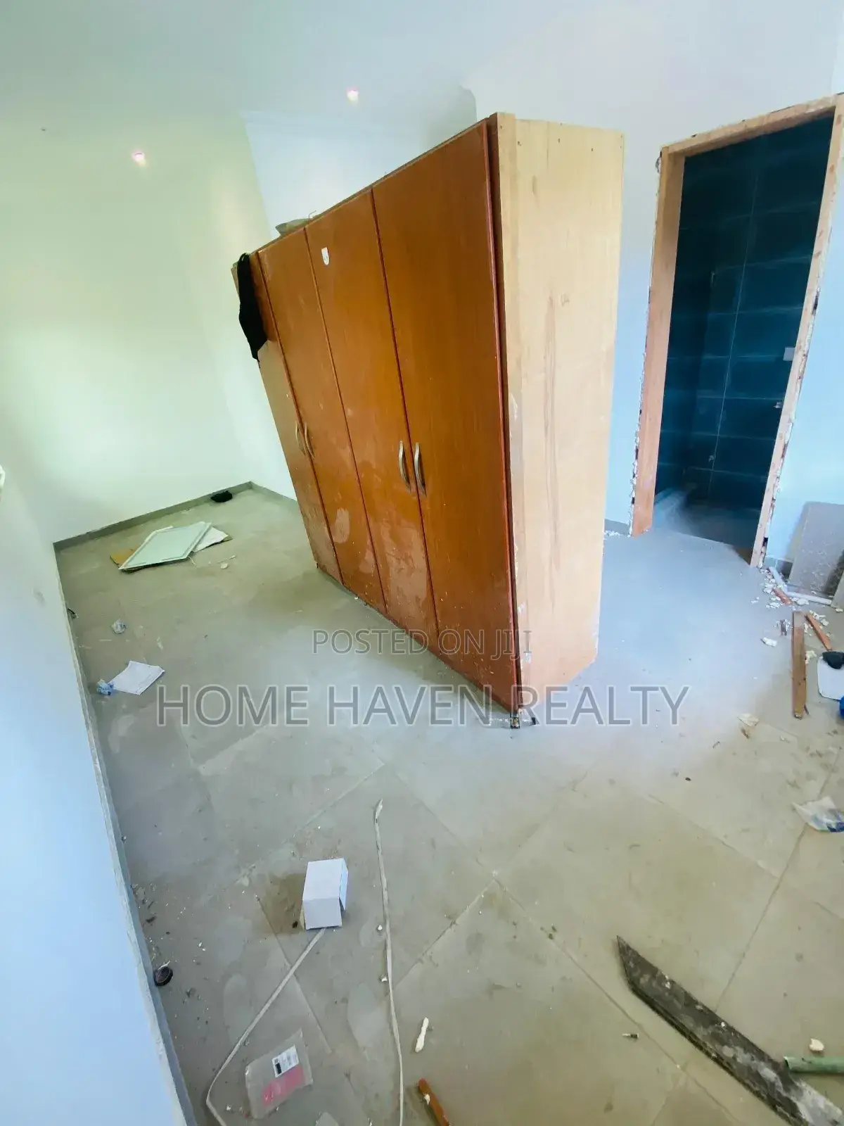 4bdrm Townhouse / Terrace in Dzorwulu for rent