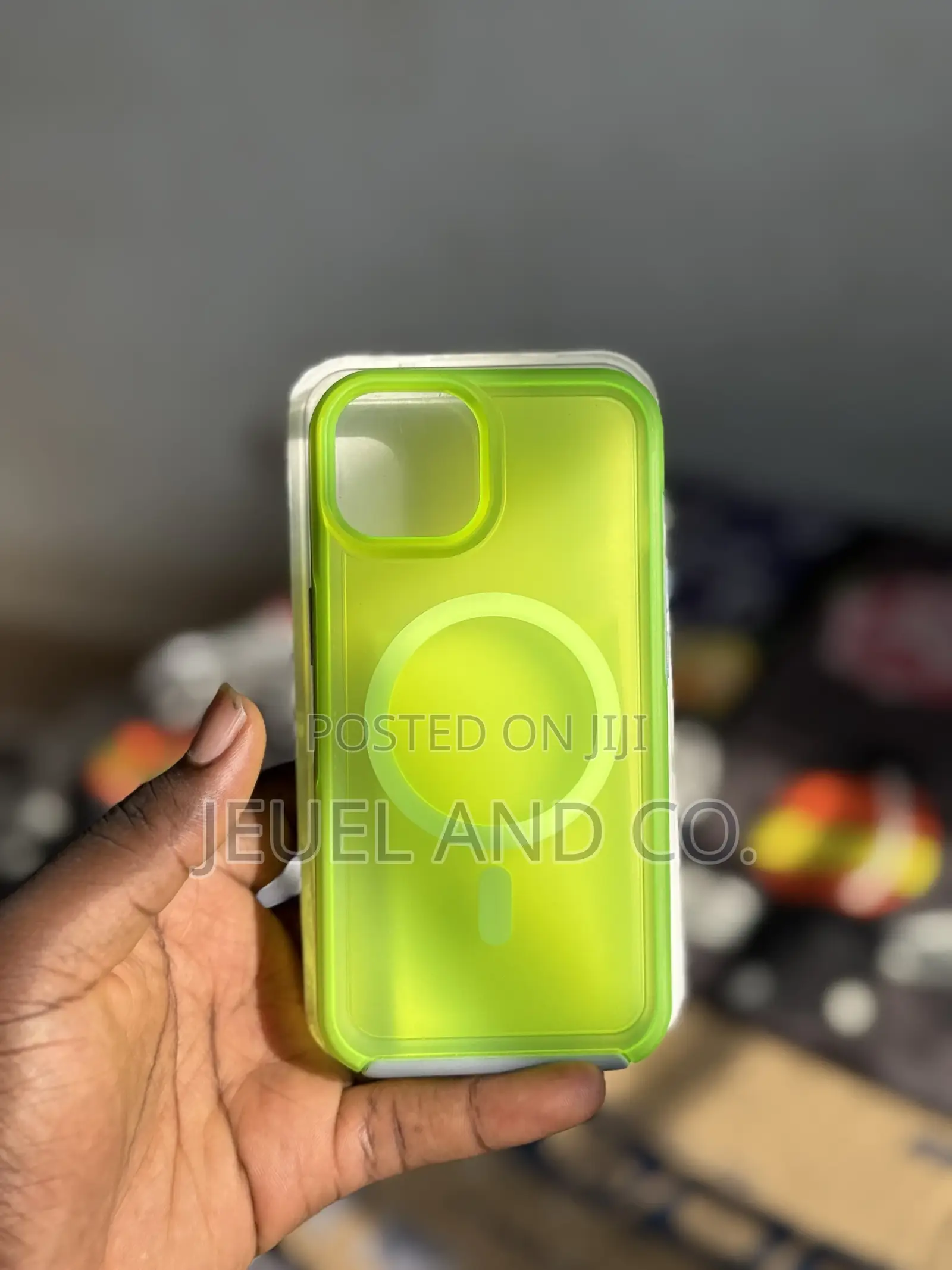 Foreign iPhone 13 / 14 Neon Magsafe Case