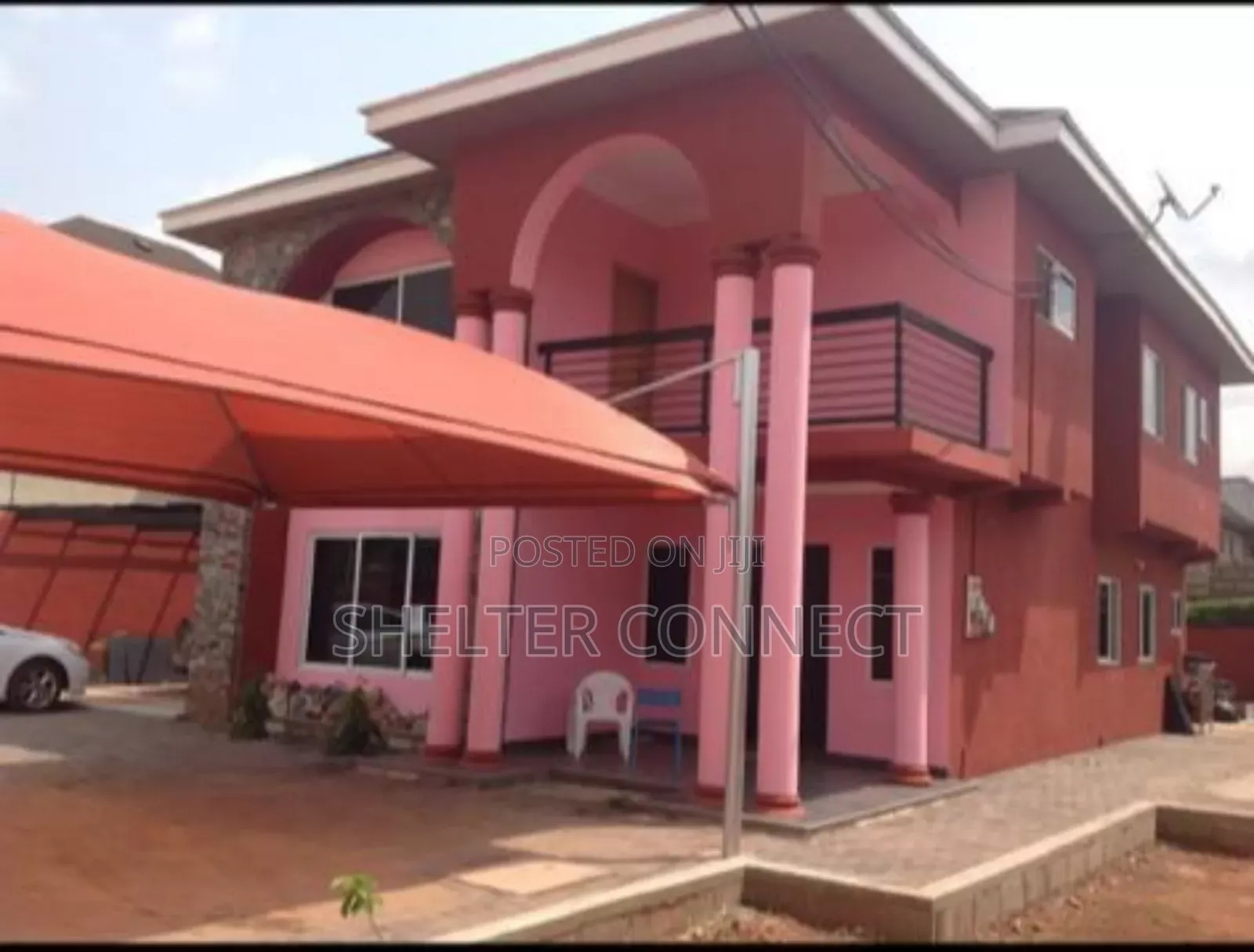 6bdrm Duplex in Oyarifa for sale