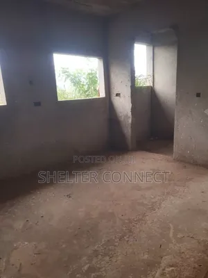 6bdrm Duplex in Oyarifa for sale