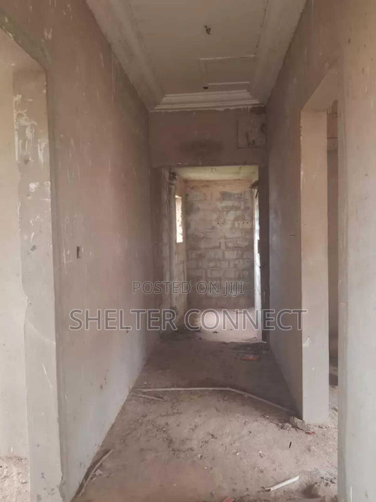 6bdrm Duplex in Oyarifa for sale