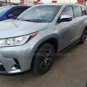 Toyota Highlander Limited 2019 Silver