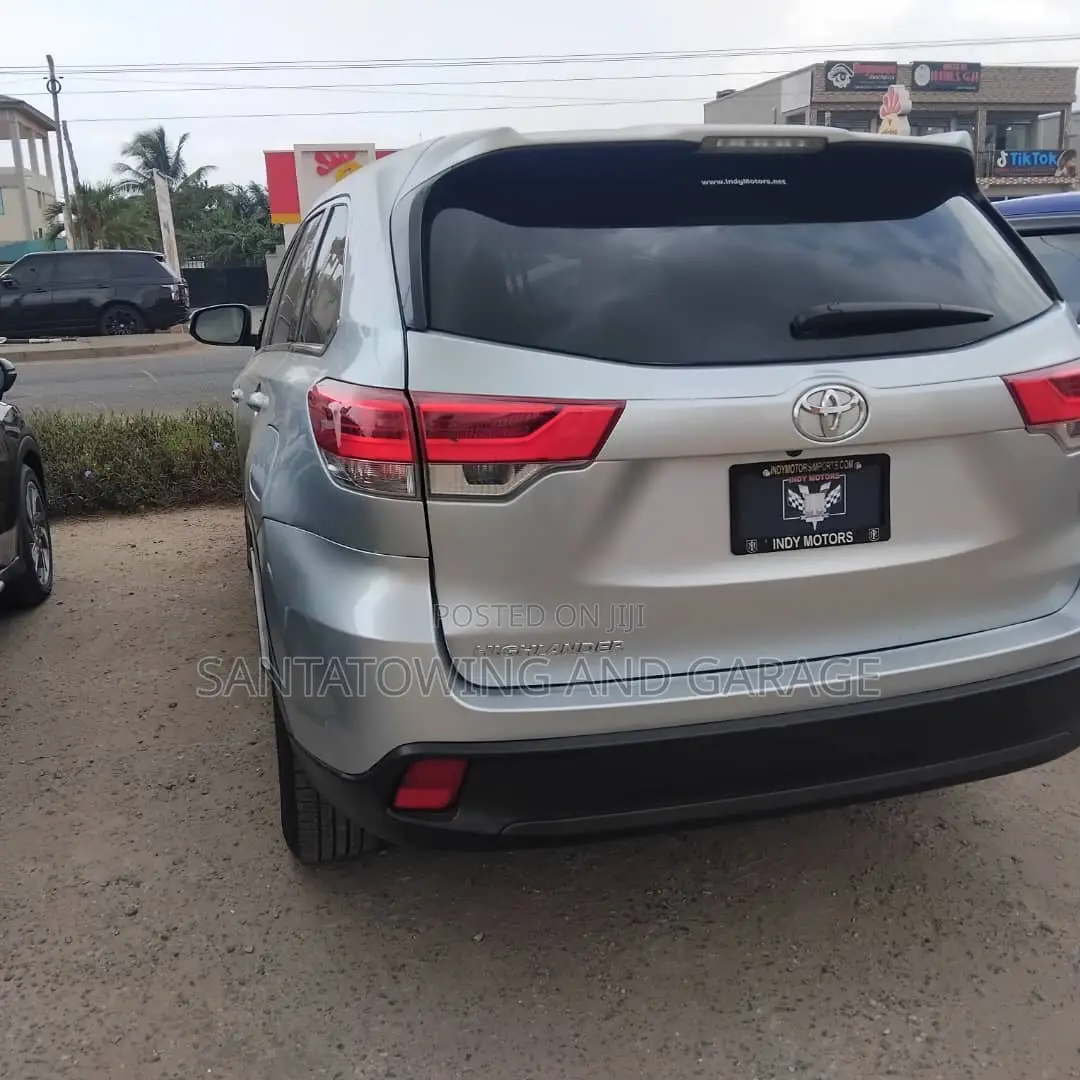 Toyota Highlander Limited 2019 Silver