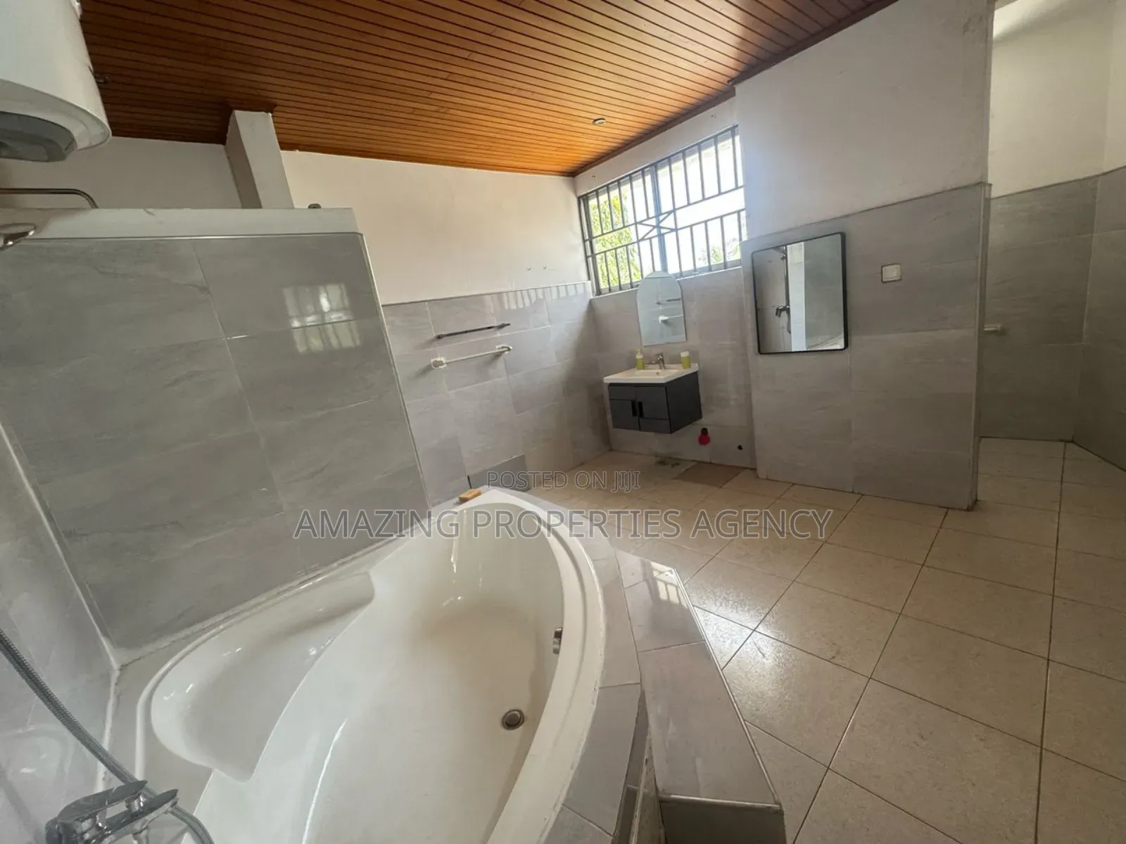 5bdrm House in Abelemkpe for rent