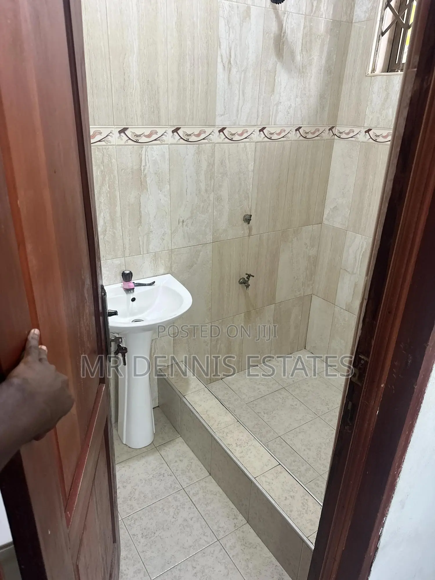 1bdrm Room & Parlour in Westhills Mall for rent