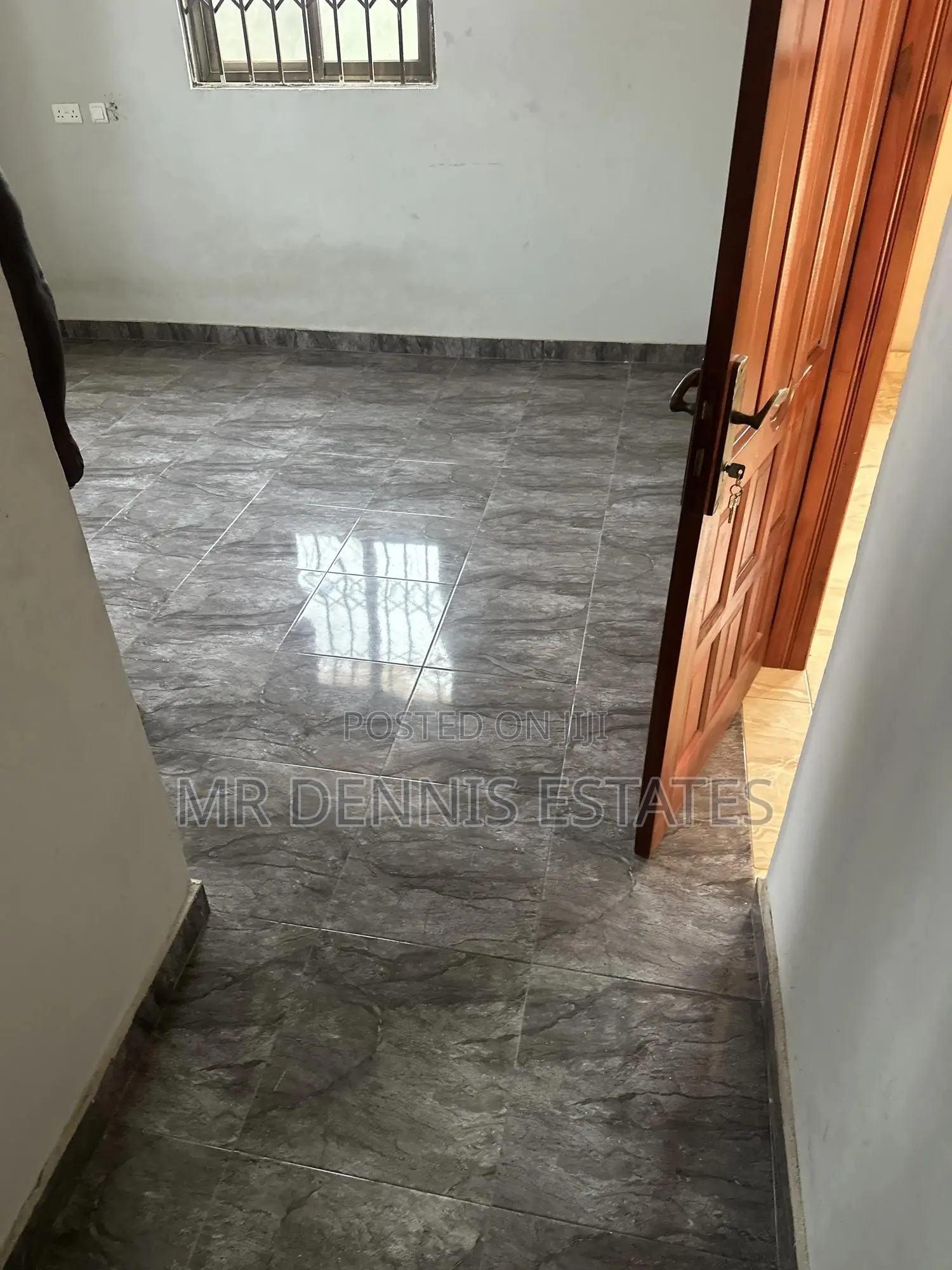 1bdrm Room & Parlour in Westhills Mall for rent