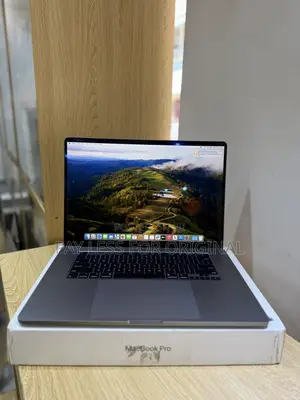 Laptop Apple MacBook Pro 2019 16GB Intel Core i7 SSD 1T
