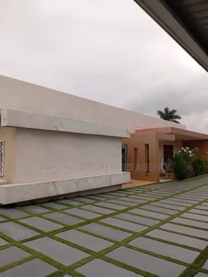 5bdrm House in Labone for sale