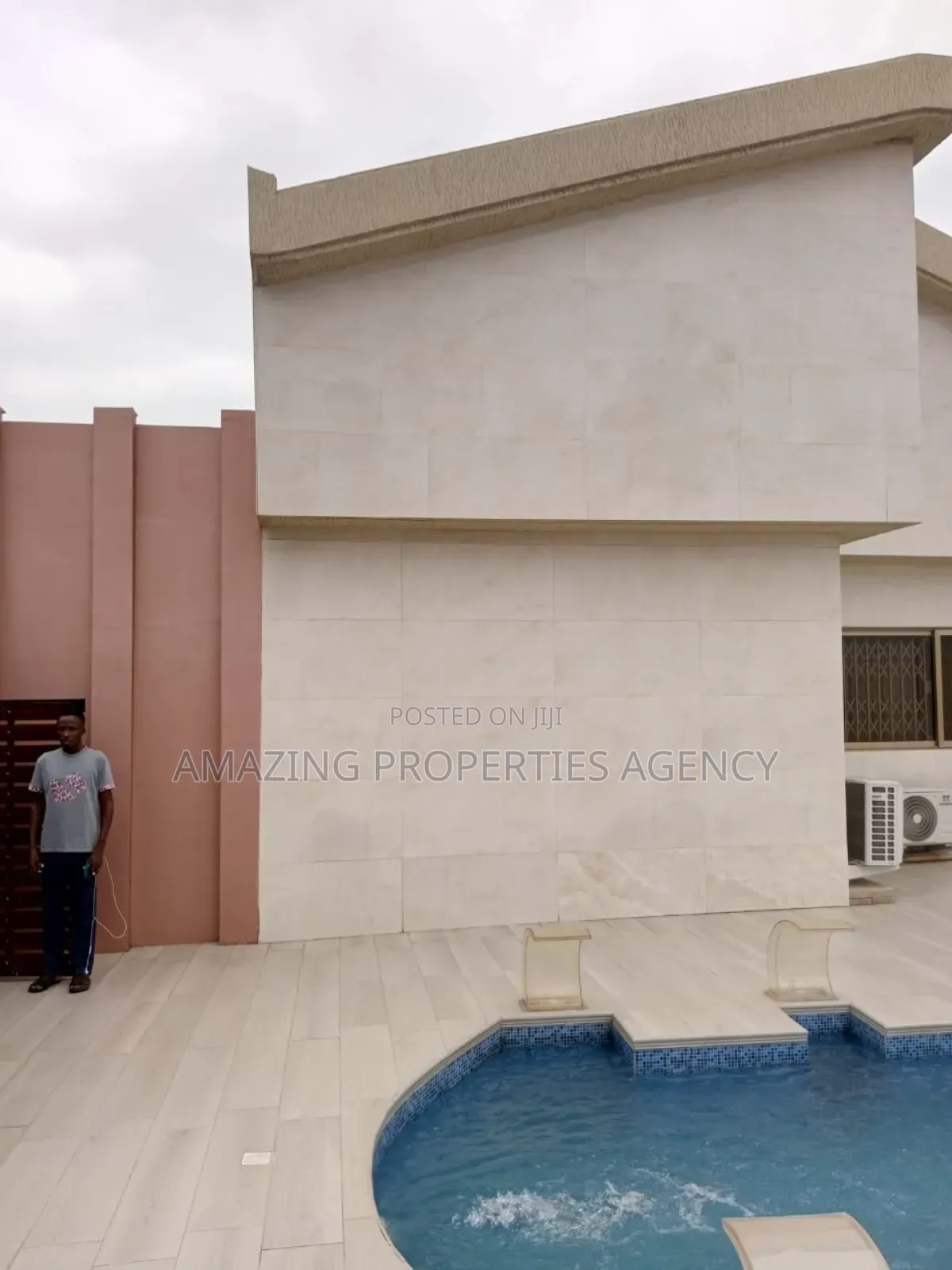 5bdrm House in Labone for sale