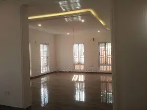 5bdrm Mansion in Felmic Real Estate, Tema Metropolitan for sale