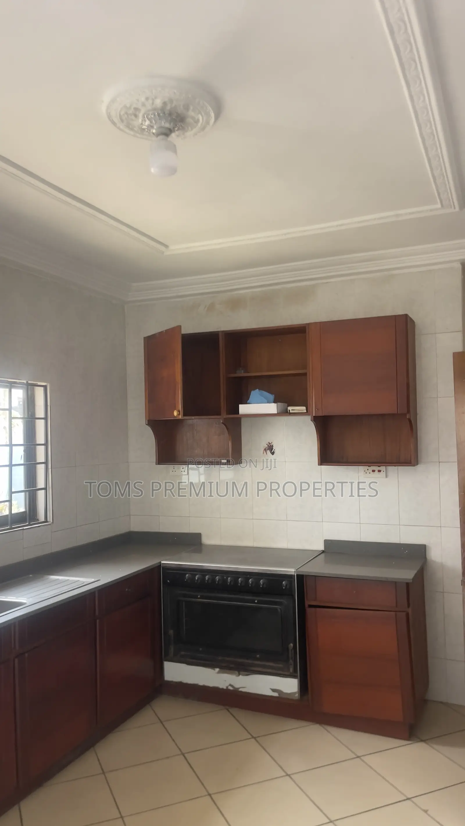 3bdrm Block of Flats in East for rent
