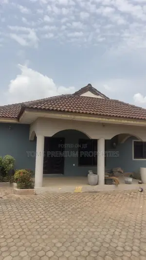 3bdrm Block of Flats in East for rent